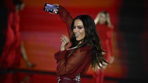 Anitta confirma que mantiene relación con un reconocido futbolista