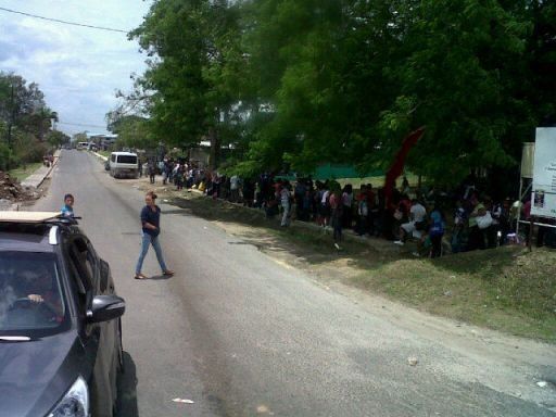 Quejas por desorden y falta de buses en piqueras del interior