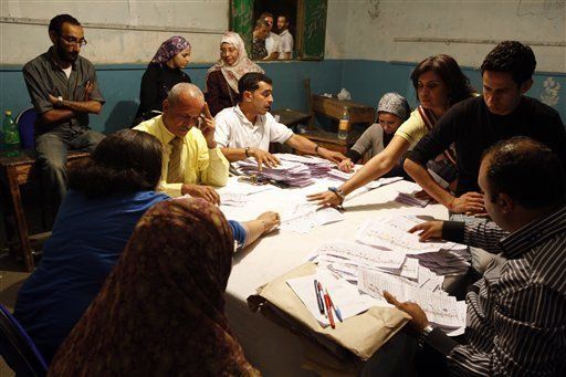Hermandad Musulmana pasa a 2da vuelta electoral en Egipto