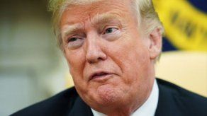 Trump firma fondos para evitar cierre y financiar Gobierno hasta diciembre