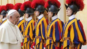 Papa dice estar feliz porque tiene un trabajo Papa dice estar feliz porque tiene un trabajo