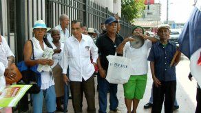 Jubilados marchan hasta la Presidencia