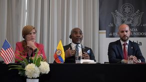 Estuvimos de acuerdo en hablar y discutir la necesidad de detener la violencia que se discutió durante la posesión, expresó el representante por el estado de Nueva York.