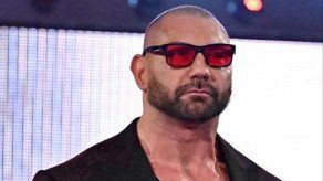Dave Bautista necesita llevar gafas de sol en público para combatir la ansiedad
