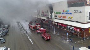 Rusia confirma 53 muertos en incendio en centro comercial