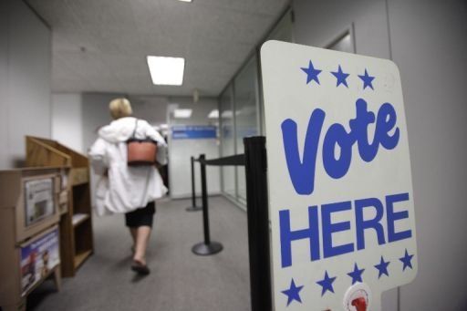 Leyes antiinmigrantes vuelven al debate de candidatos en Colorado