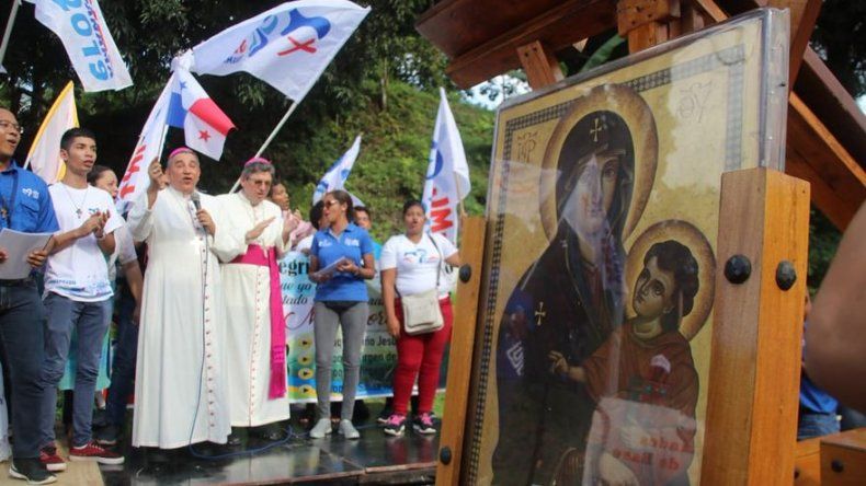 Con gran alegría y entusiasmo reciben los símbolos de la JMJ en la Arquidiócesis de Panamá