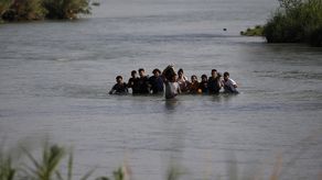 WOLA alertó que durante este año el flujo ha seguido en aumento y ya para abril se habían acumulado más de 40.000 solicitudes de asilo de migrantes.