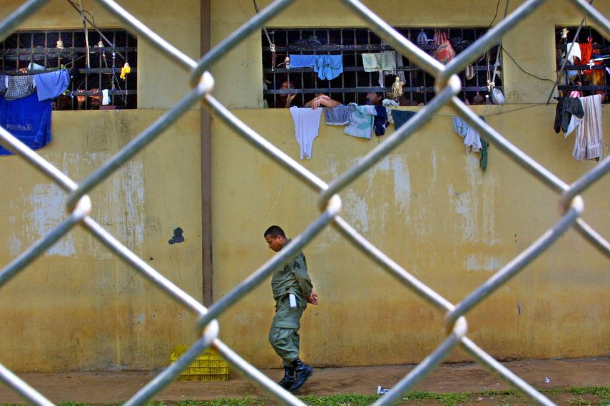 La titular del Ministerio de Gobierno reconoce que existe sobrepoblación en los centros penitenciarios.
