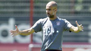 Pep Guardiola visita a su mentor Johan Cruyff