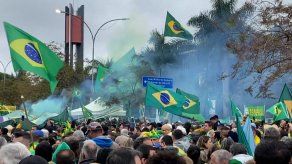 Miles de bolsonaristas piden intervención militar en Brasil ante triunfo de Lula