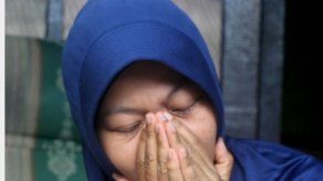 Indonesia indulta a una mujer que fue condenada por denunciar a un jefe que la acosaba