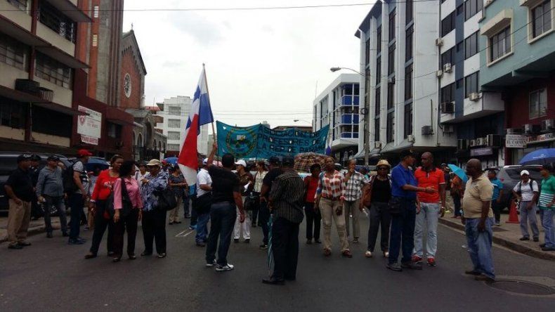 Por cuarto día consecutivo, educadores protestan en varios puntos de Panamá