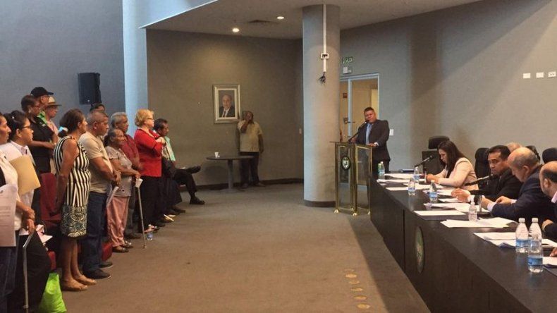 Comisión aprueba en 1er debate aumento a pensión vitalicia a afectados por dietilenglicol
