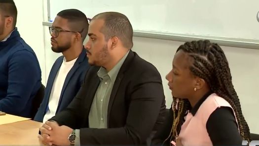 Más de 200 médicos aspirantes esperan iniciar su periodo de internado en marzo de 2026. Más de 200 médicos aspirantes esperan iniciar su periodo de internado en marzo de 2026.