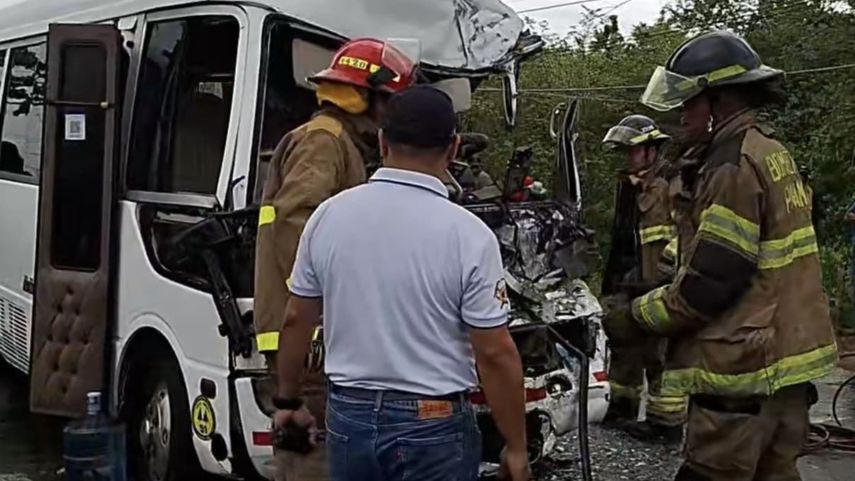 Accidente entre bus y camión en Chepo.