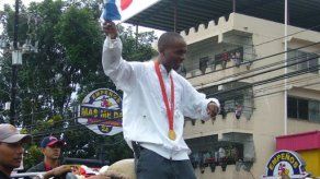 Irving Saladino llega a Panamá