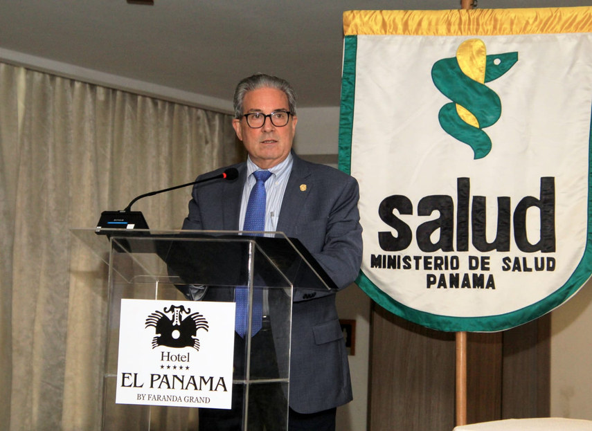 Ministro del MINSA aborda reducción de precios de medicamentos