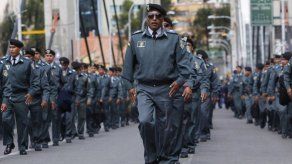 Evo Morales pide disciplina en FFAA en quinto día de protestas de militares