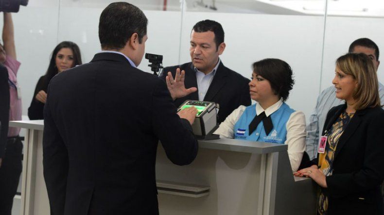 Honduras inaugura en aeropuertos sistema de seguridad contra crimen organizado