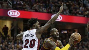 Warriors ganan revancha a Rockets; James el duelo con Wade