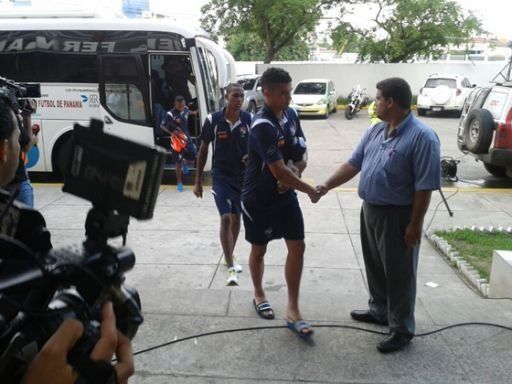 Panamá entrena a puertas cerradas un día antes de verse con México