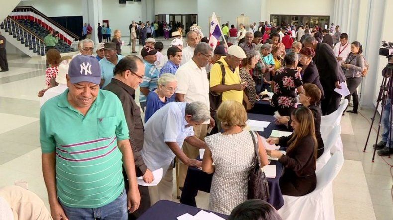 Presidente Varela entrega primeros Cepadem a más de 500 jubilados
