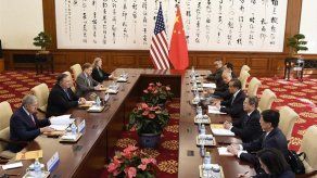 Wang Yi pide a Pompeo cooperación en beneficio mutuo en lugar de conflicto