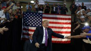 Mexicanos se preguntan por qué Peña Nieto se reúne con Trump