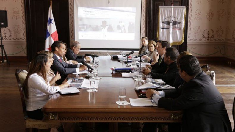 Romero y Rubio desarrollan primera reunión de transición en el Ministerio de Gobierno