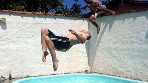 Joven logra fotografiar a un ladrón entrando a su casa