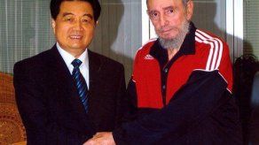 Presidente chino visita Cuba y firma acuerdos