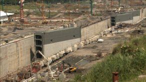 Entierran cápsula del tiempo en Centro de Observación del Canal en Colón