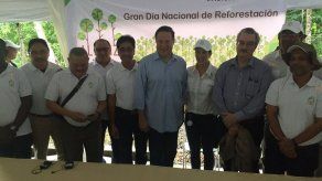 Varela establecerá trabajo voluntario para todos los funcionarios