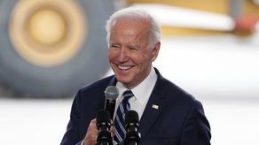 El 77% de los demócratas y solo el 10% de los republicanos aprueban a Biden.