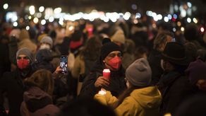 “Mar de luces” en honor a víctimas de COVID-19 en Austria