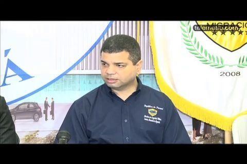 Primer día de regularización migratoria con miles de asistentes