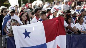 Con regalos y bendiciones fieles culminan actos previos a la JMJ en Panamá