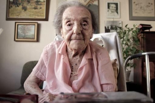 Mujer de 102 años acusada de asesinato