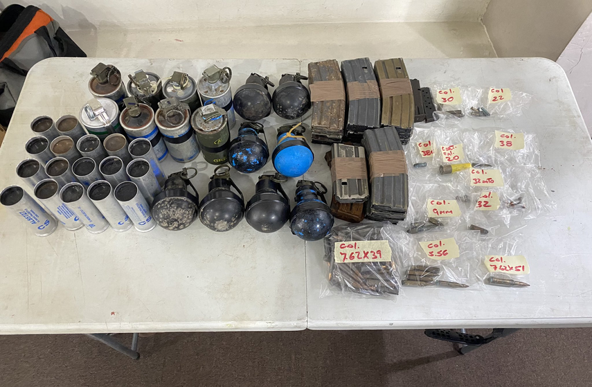 Intercambio de armas por vale