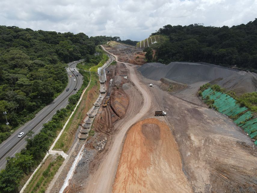 Vista de los trabajos en la carretera Panamericana.