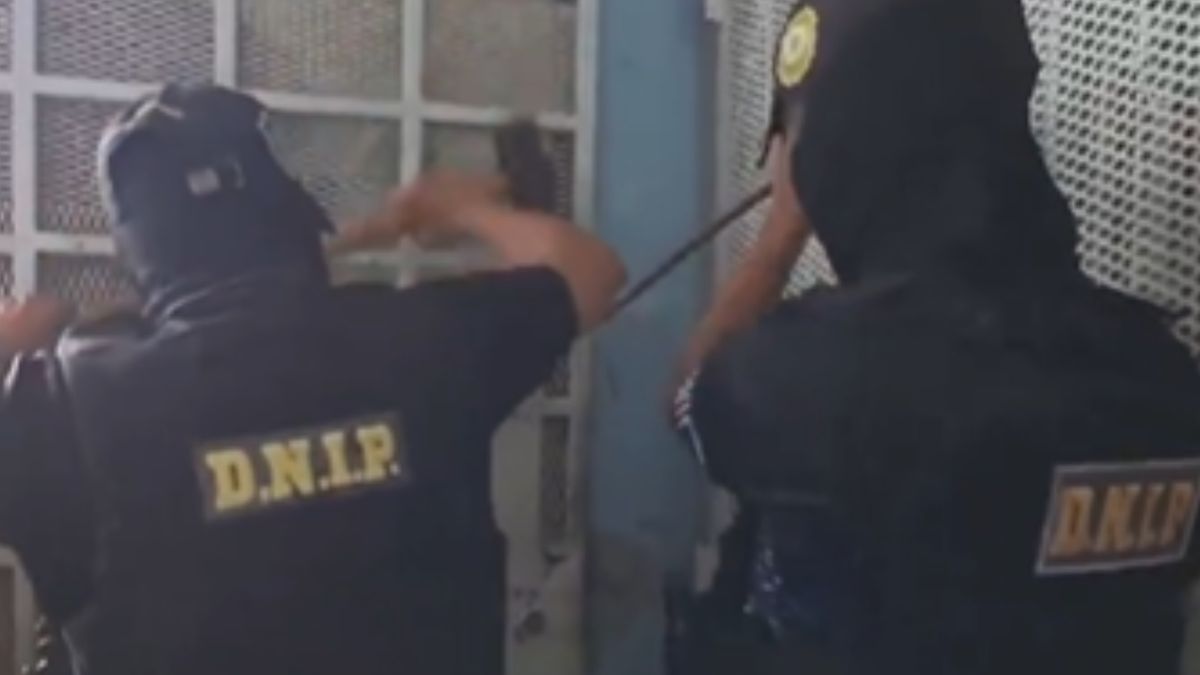 Policía Nacional aprehendió a un hombre y decomisó presunta droga y dinero en El Chorrillo