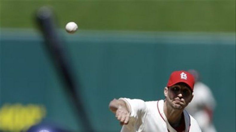 Joya de Wainwright en victoria de los Cardenales