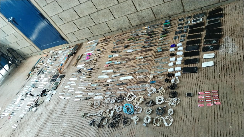 Artículos prohibidos incautados en La Nueva Joya.