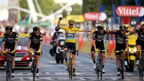 Froome ilumina París con su tercer Tour de Francia