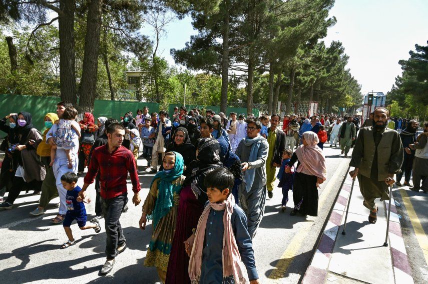 El Gobierno de Chile informó que se encuentra trabajando para organizar evacuaciones de mujeres activistas de derechos humanos desde Kabul tras la toma por parte de los talibanes de la capital afgana.
