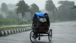 India: el ciclón empezó a golpear la costa oriental del país