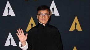 La hija de Jackie Chan denuncia que vive en la calle junto a su novia