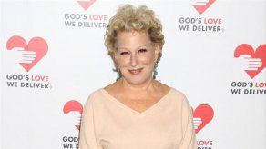 Bette Midler se disculpa por haber insultado a Ariana Grande
