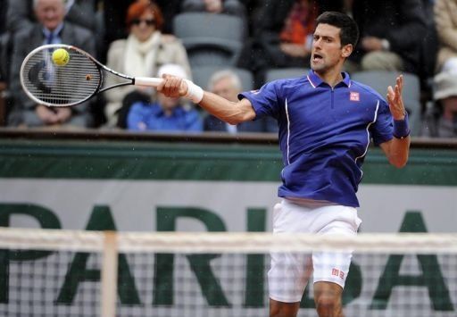 Djokovic y Azarenka pasan a tercera ronda en París, Li Na eliminada